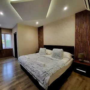 Vén Diófa De Lux Panzió Couette-café Szeged